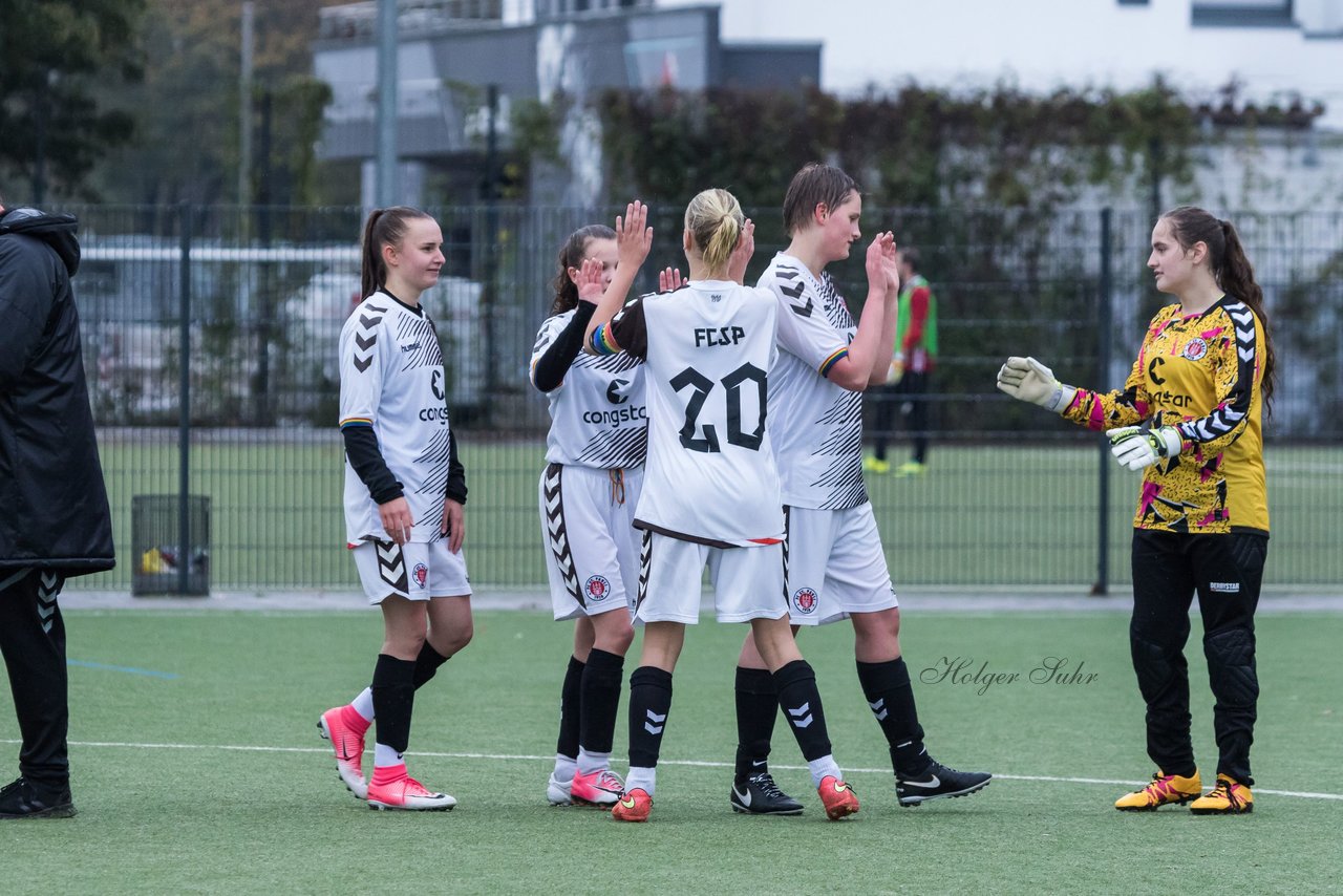 Bild 320 - B-Juniorinnen FC St.Pauli . Braedstrup IF : Ergebnis: 4:1